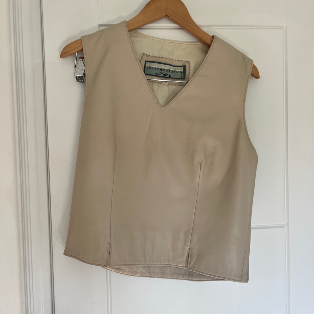 Simons Tan V-Neck vest